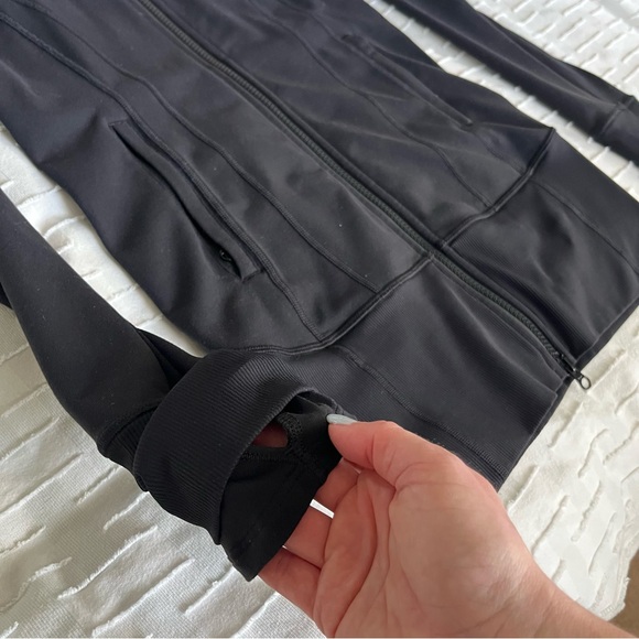 Lululemon Daily Practice Dress Hooded Jacket, Black, Size 4, EUC - Picture 4 of 11